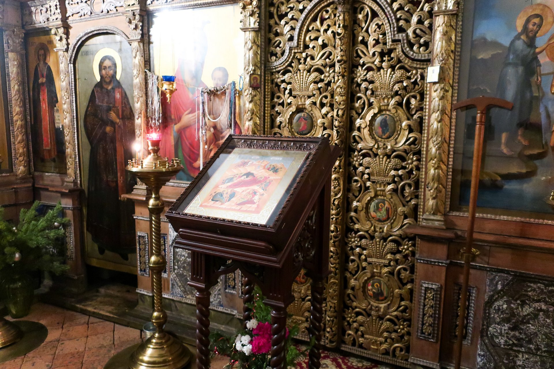 Алтарь надвратной церкви Ферапонтова монастыря